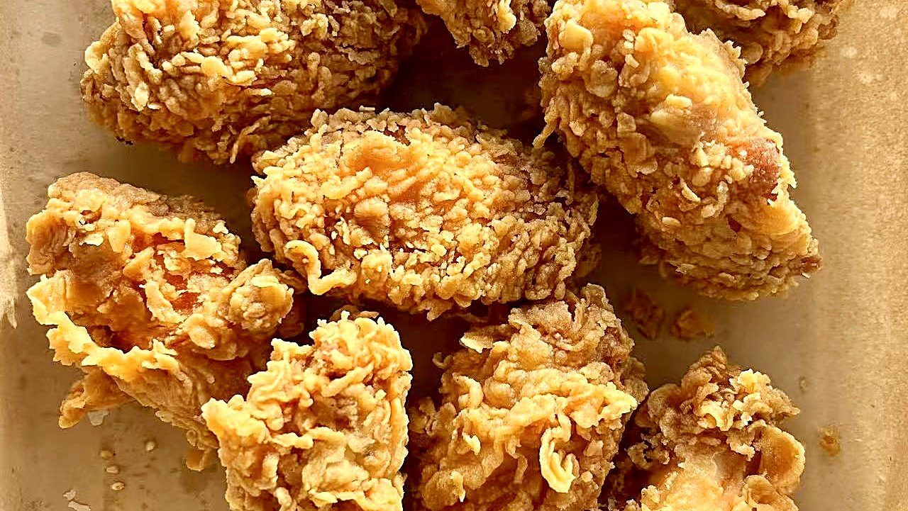 Crispy Golden Fried Chicken Wings
